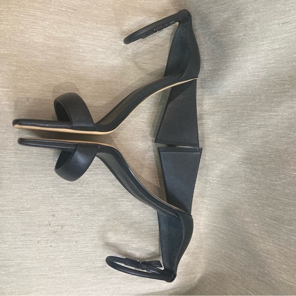 MARC FISHER Sz 8.5 Denny Asymmetrical Heel Padded Strappy Square Sole Sandals - Picture 8 of 11